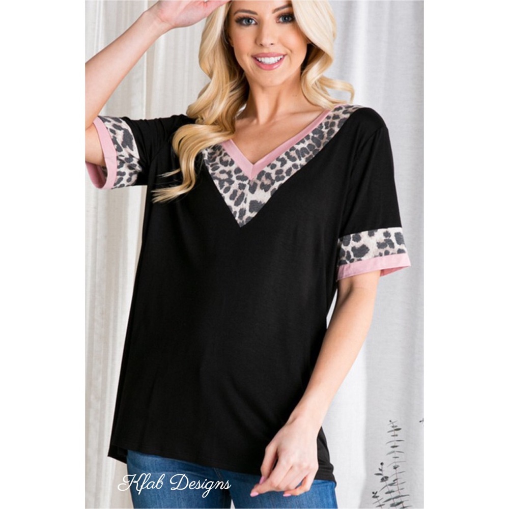 💕LAST 2! V Neck Animal Print Contrast Knit Top! - Picture 6 of 12